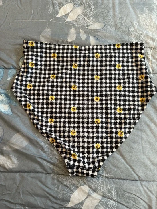 NWT Old Navy Black & White Gingham High-Waist Swim Bottoms w/Yellow Flowers XL - Picture 2 of 6